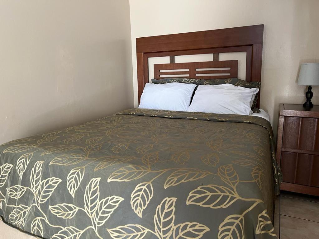 Del Bosque Tj Inn 提华纳 外观 照片